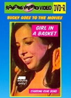 Girl in a Basket (1975) Scènes de Nu