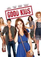 Good Kids (2016) Scènes de Nu