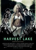 Harvest Lake 2016 film scènes de nu