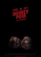 Infinity Pool 2023 film scènes de nu