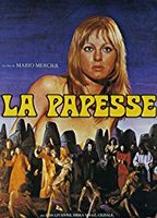 La papesse (1975) Scènes de Nu