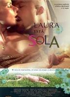 Laura está sola (2003) Scènes de Nu