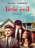 Little Evil (2017) Scènes de Nu