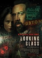 Looking Glass (2018) Scènes de Nu