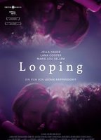 Looping (2016) Scènes de Nu