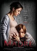 Madre (2016) Scènes de Nu