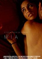 Mia (2016) Scènes de Nu
