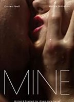 Mine (2013) Scènes de Nu