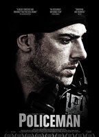 Policeman (2011) Scènes de Nu