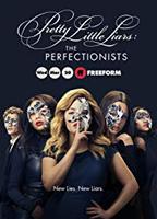 Pretty Little Liars: The Perfectionists 2019 film scènes de nu