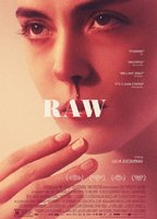 Raw (2016) Scènes de Nu