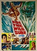 Ride the Wild Surf 1964 film scènes de nu