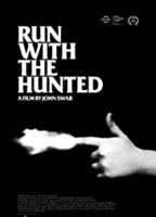 Run with the Hunted (2019) Scènes de Nu