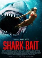 Shark Bait 2022 film scènes de nu