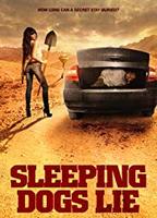 Sleeping Dogs Lie (2018) Scènes de Nu