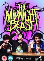 The Midnight Beast 2012 film scènes de nu