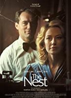 The Nest (2020) Scènes de Nu