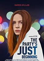 The Party's Just Beginning (2018) Scènes de Nu