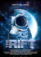 The Rift (2016) Scènes de Nu