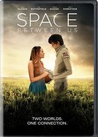 The Space Between Us 2017 film scènes de nu