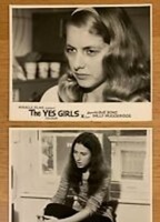 The Yes Girls (1971) Scènes de Nu