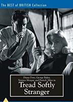 Tread Softly Stranger (1958) Scènes de Nu
