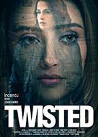 Twisted (2018) Scènes de Nu