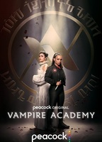 Vampire Academy (II) 2022 film scènes de nu