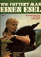 Wie füttert man einen Esel (1974) Scènes de Nu