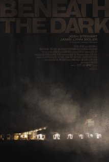 Beneath the Dark 2010 film scènes de nu