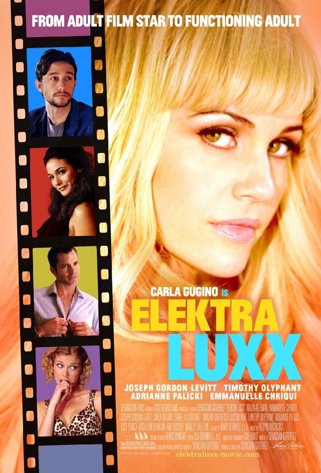 Elektra Luxx (2010) Scènes de Nu