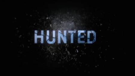 Hunted (2012) Scènes de Nu