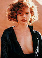 Geena Davis nue