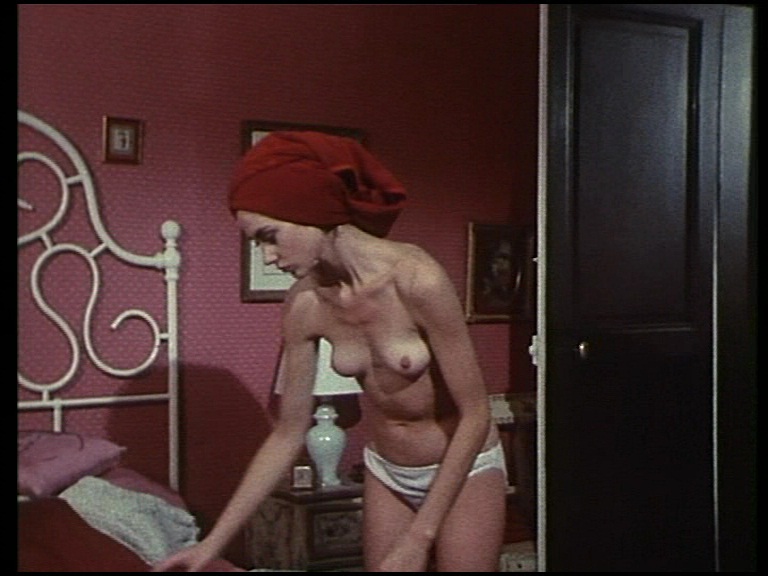 Véronique Delbourg nude pics.