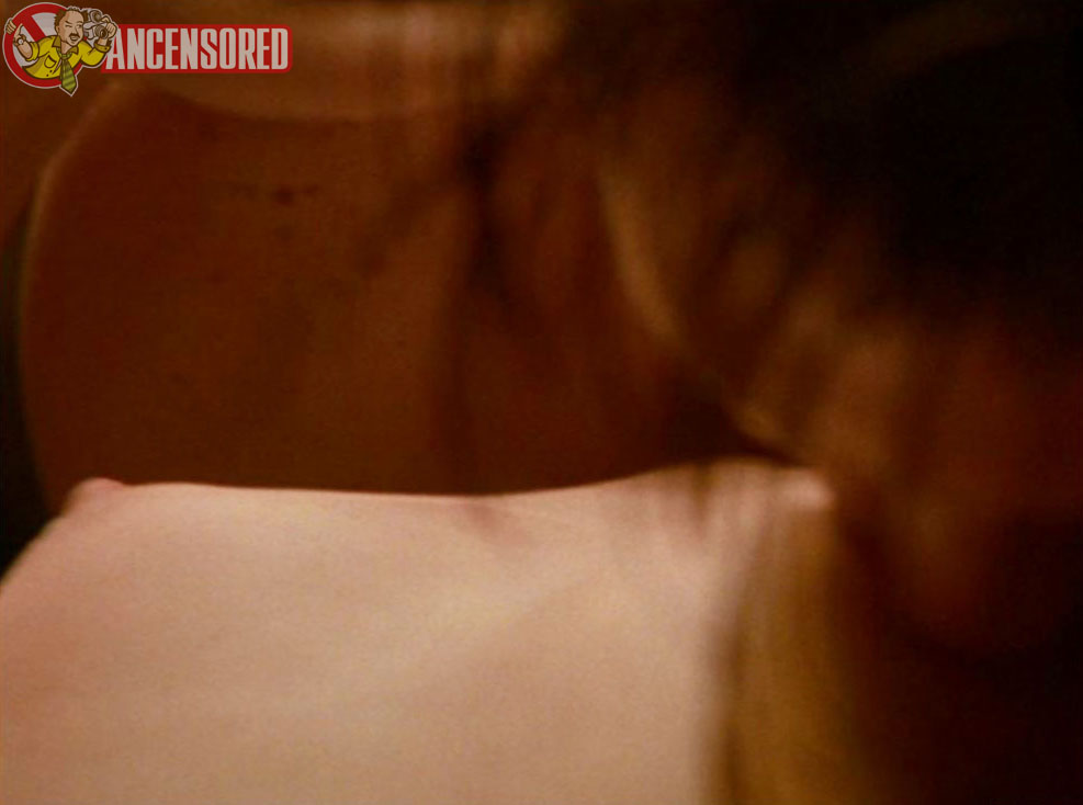 Lara Flynn Boyle Nue Dans Mobsters