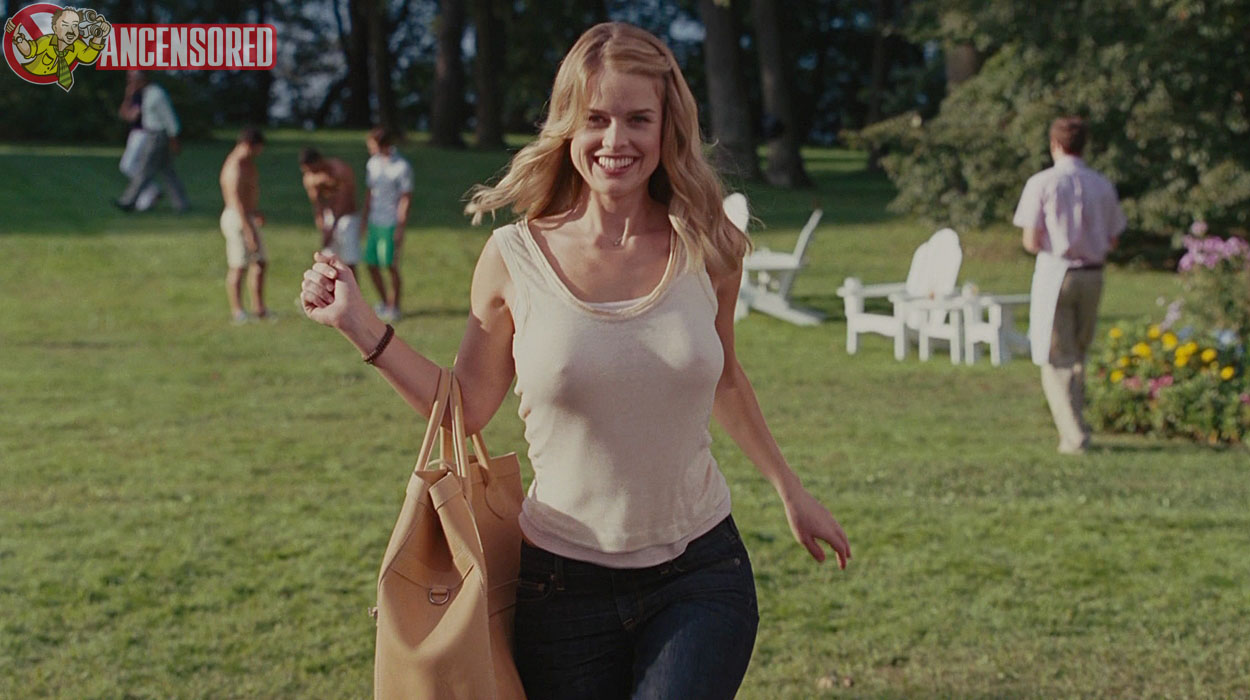 Alice Eve Nue Dans Sex And The City 2