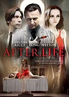 After.Life 2009 film scènes de nu