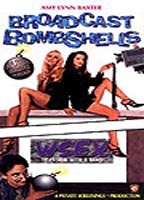 Broadcast Bombshells (1995) Scènes de Nu