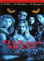 Fear Runs Silent (1999) Scènes de Nu