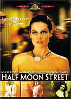 Half Moon Street (1986) Scènes de Nu