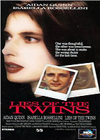 Lies of the Twins (1991) Scènes de Nu