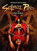 Satanic Panic 2009 film scènes de nu