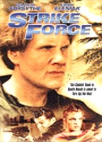 Strike Force (2004) Scènes de Nu