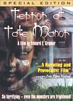 Terror at Tate Manor (2002) Scènes de Nu