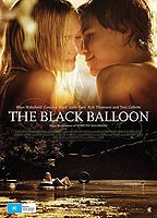 The Black Balloon scènes de nu