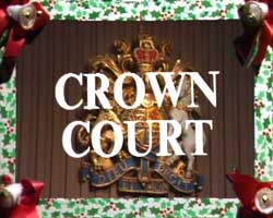 Crown Court  film scènes de nu