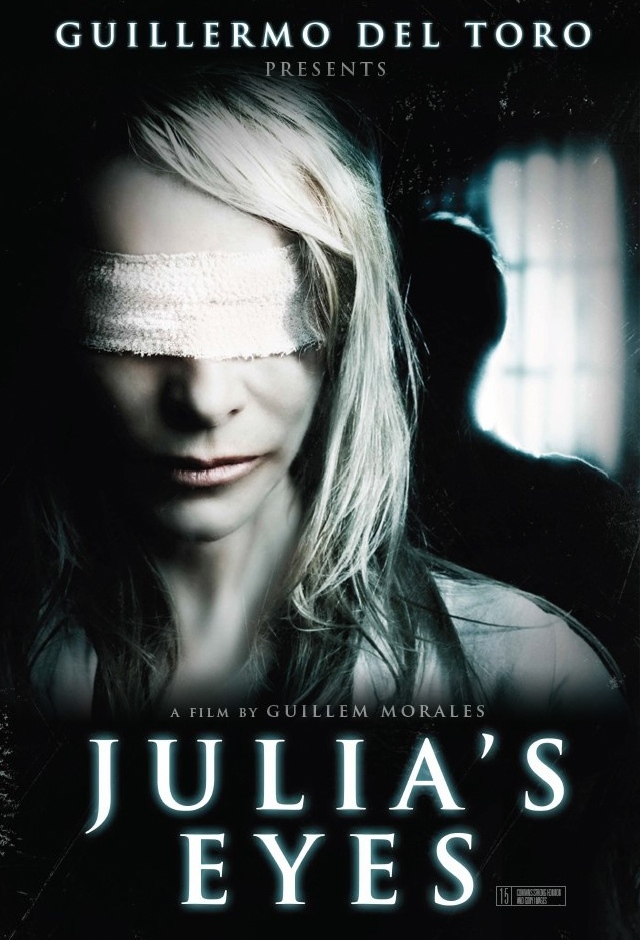 Julia's Eyes 2010 film scènes de nu