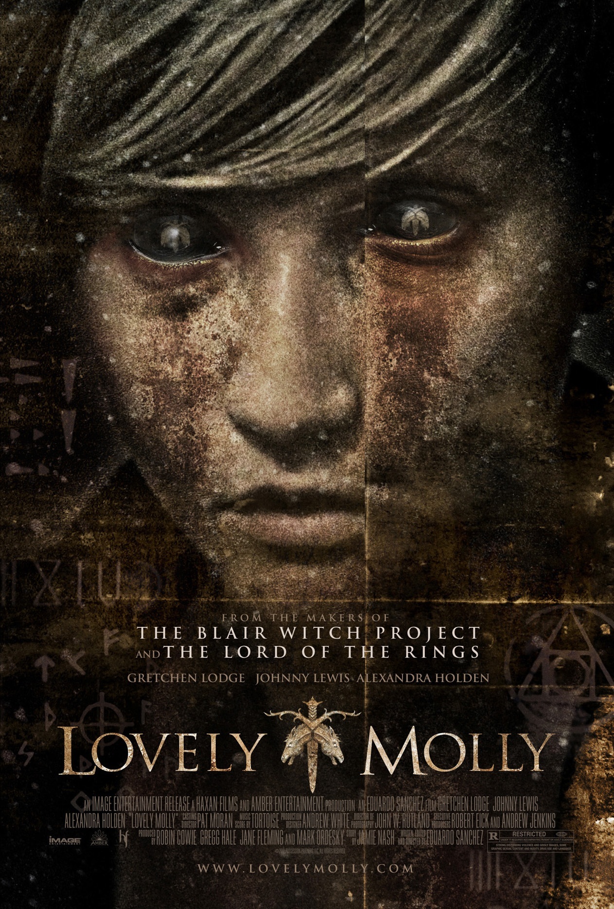 Lovely Molly (2011) Scènes de Nu
