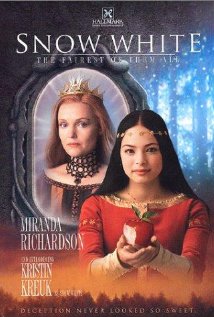 Snow White (2001) Scènes de Nu
